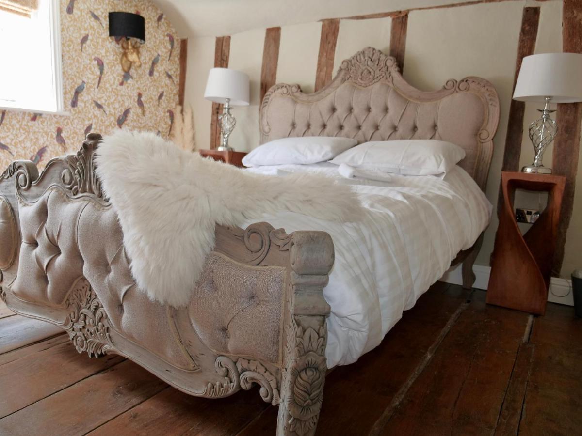 Luxury 9 Bed Manor House Hot Tub Cinema Room Skytv Saffron Walden Exteriör bild