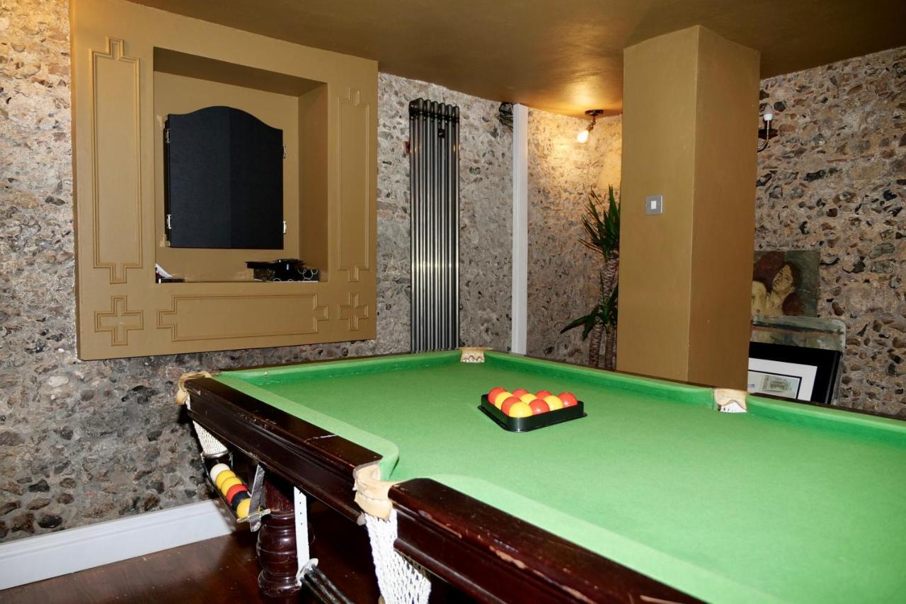 Luxury 9 Bed Manor House Hot Tub Cinema Room Skytv Saffron Walden Exteriör bild