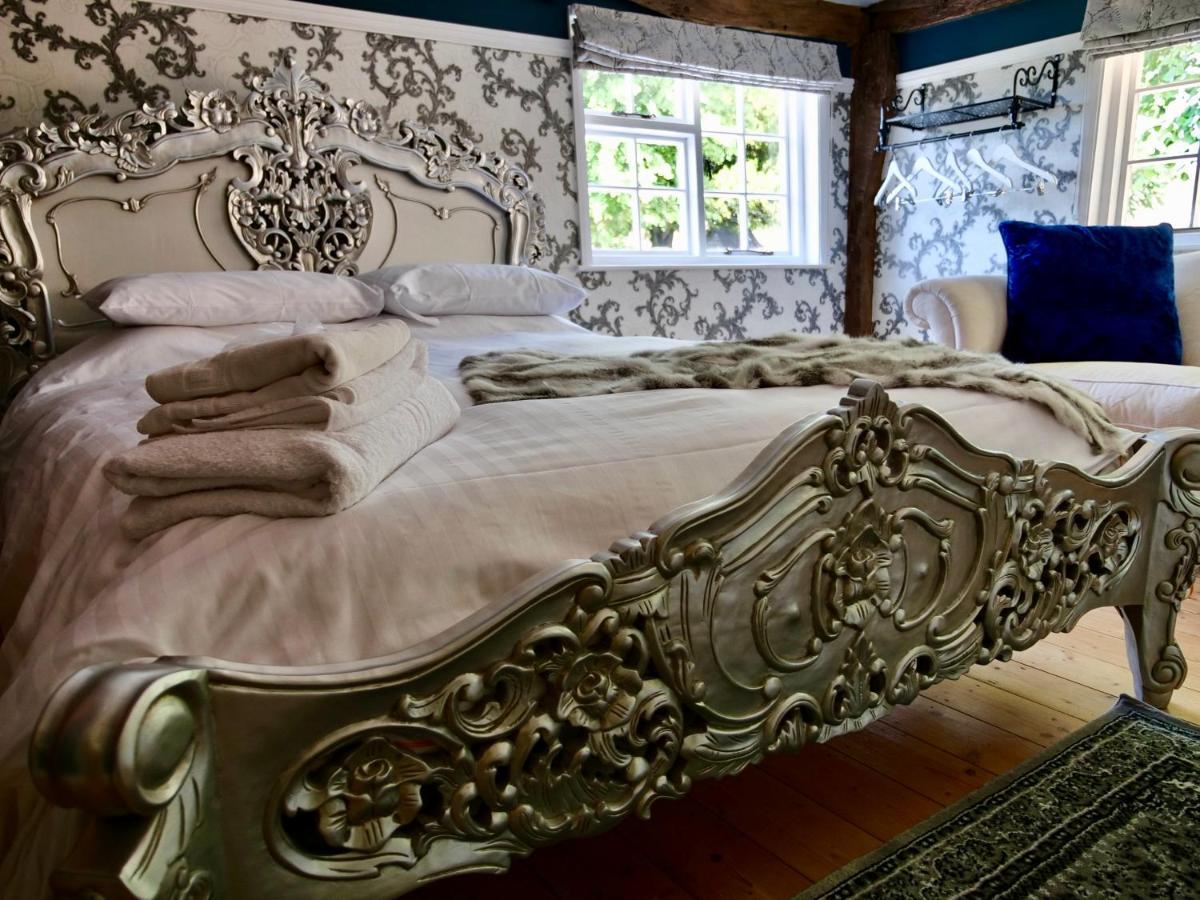 Luxury 9 Bed Manor House Hot Tub Cinema Room Skytv Saffron Walden Exteriör bild