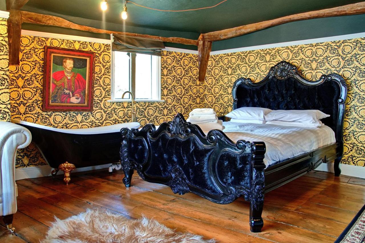 Luxury 9 Bed Manor House Hot Tub Cinema Room Skytv Saffron Walden Exteriör bild